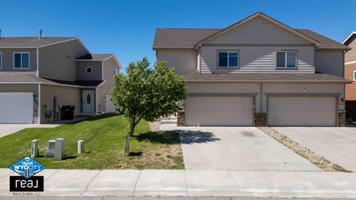 6866 Umpqua River Rd, Casper, WY, 82604-5463 | Card Image