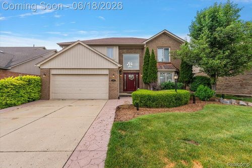 1043 River Mist Dr, Rochester, MI, 48307-2264 | Card Image