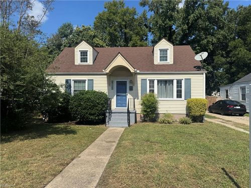 2732 Greenwood Dr, Portsmouth, VA, 23702-1612 | Card Image