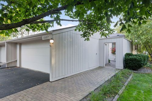 1517 Black Oaks Pl N, Plymouth, MN, 55447-2874 | Card Image