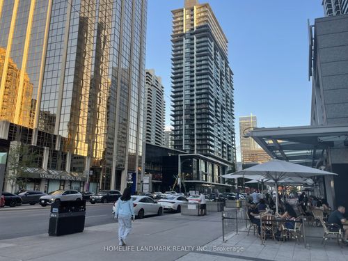 1009-4955 Yonge St, North York, ON, M2N5N6 | Card Image