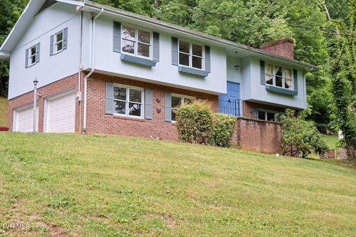 205 Tamassee Dr, Johnson City, TN, 37601-1227 | Card Image