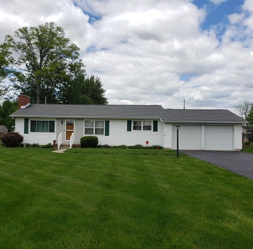 402 Woodlawn Drive, Wapakoneta, OH, 45895 | Card Image