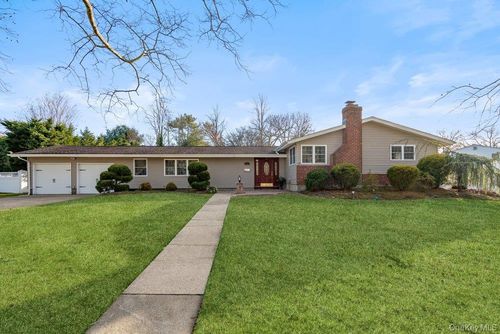 11 Cedar Crest Dr, Dix Hills, NY, 11746-6651 | Card Image