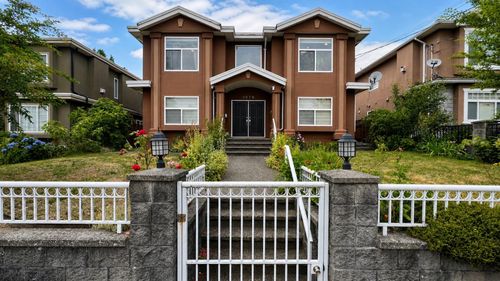 7979 11th Ave, Burnaby, BC, V3N2N5 | Card Image