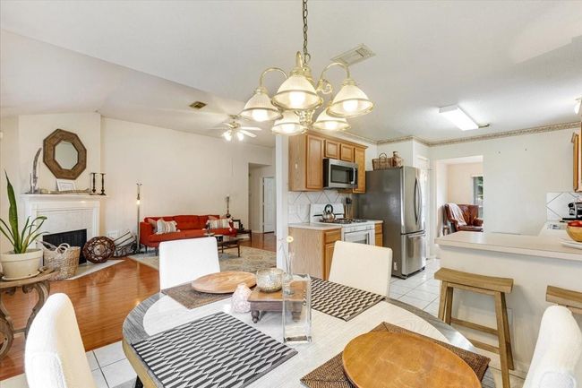 2210 Elm Forest Dr, House other with 4 bedrooms, 2 bathrooms and 2 parking in Pearland TX | Image 11