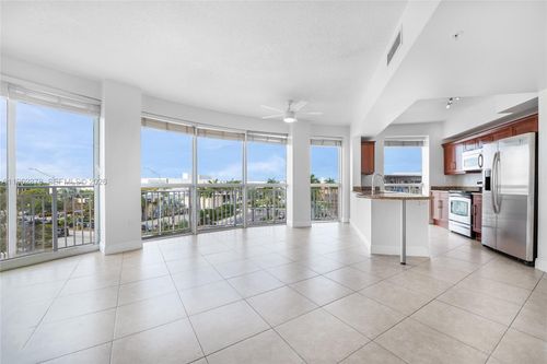 apt-b303-7270 N Kendall Dr, Miami, FL, 33156-7832 | Card Image