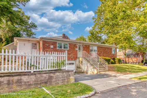 70 Mathews Ave, Staten Island, NY, 10310-3006 | Card Image