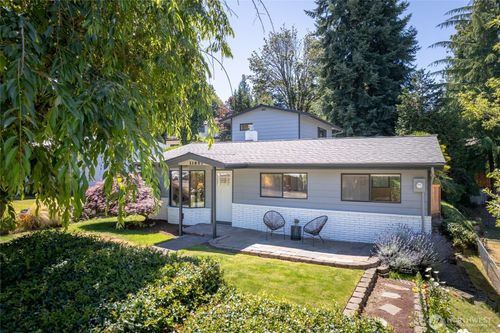 11627 Ne 75th St, Kirkland, WA, 98033-8110 | Card Image