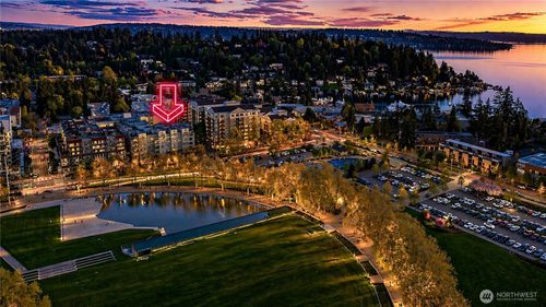 427-10042 Main St, Bellevue, WA, 98004-6046 | Card Image