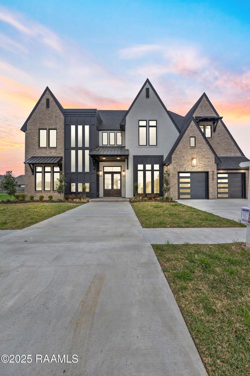 305 Sunset Palm Ct, Youngsville, LA, 70592-6998 | Card Image