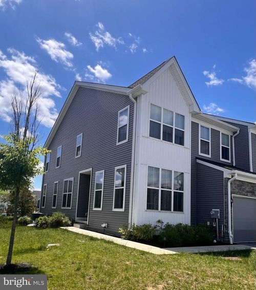 130 Ginkgo Ln, CHESTER SPRINGS, PA, 19425-3917 | Card Image