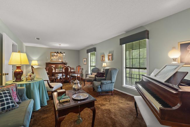 Living/dining room | Image 11