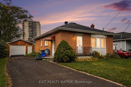 404 Maria Goretti Cir, Vanier, ON, K1L6S4 | Card Image