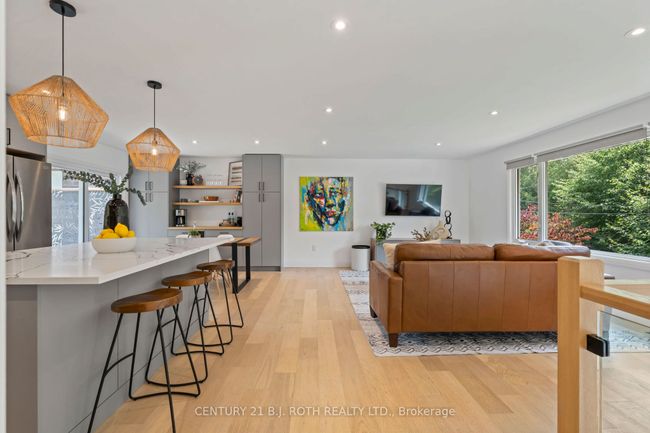 233 Dock Rd, House other with 3 bedrooms, 3 bathrooms and 5 parking in Barrie ON | Image 7