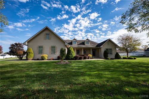 412 George Ave, Whitesboro, NY, 13492-3240 | Card Image
