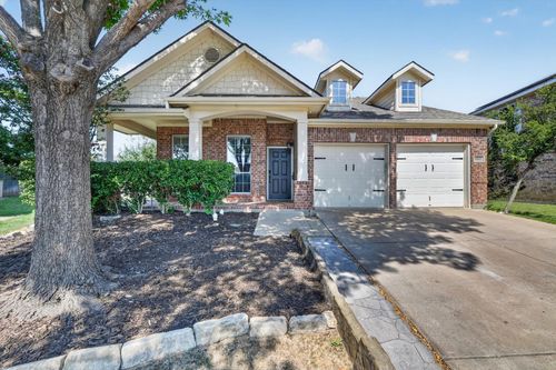 10805 Myrick Ct, Haslet, TX, 76052-6111 | Card Image