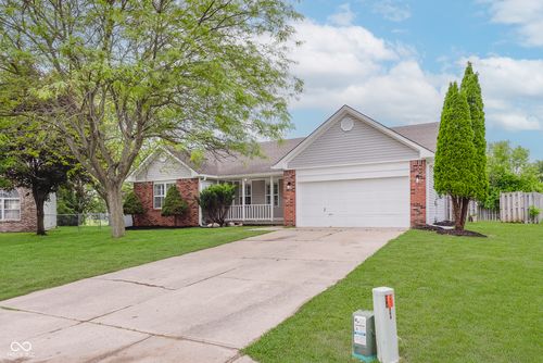 374 Pomona Ct, Greenfield, IN, 46140-3119 | Card Image