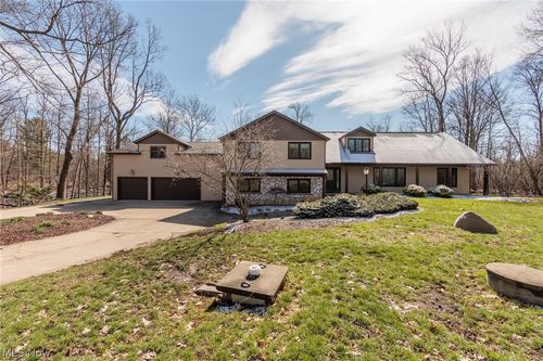 45 River Rd, Hinckley, OH, 44233-9628 | Card Image