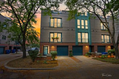 1409 S Clark Street, Townhouse with 4 bedrooms, 4 bathrooms and 1 parking in Chicago IL | Image 3