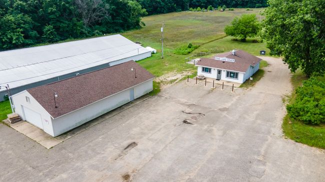 938 Doster Rd, Home with 0 bedrooms, 1 bathrooms and 35 parking in Plainwell MI | Image 6