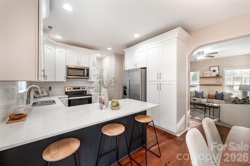 8635 Common Oak Ln, Huntersville, NC, 28078-4833 | Card Image