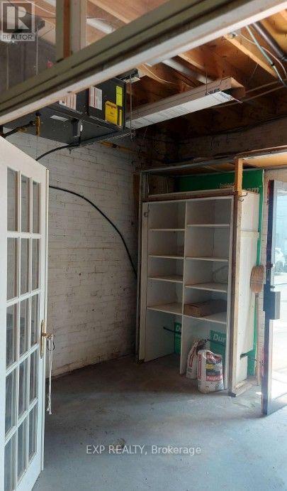 Commercial Lease in Toronto (Thorncliffe Park) 2