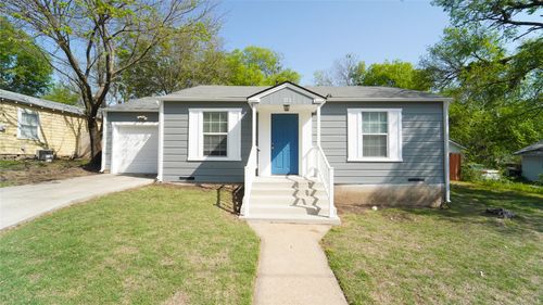 313 E Columbia St, Weatherford, TX, 76086-4415 | Card Image