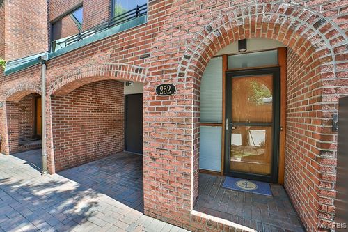 252 Rivermist Dr, Buffalo, NY, 14202-4310 | Card Image