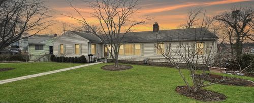 37 Maplewood Dr, Cos Cob, CT, 06807-2601 | Card Image