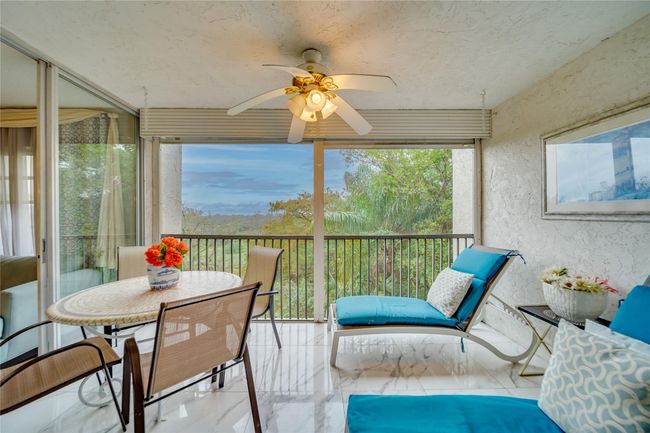 SCREENED BALCONY | Image 33