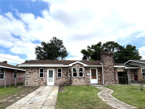 2033 Manor Heights Dr, Marrero, LA, 70072-4135 | Card Image