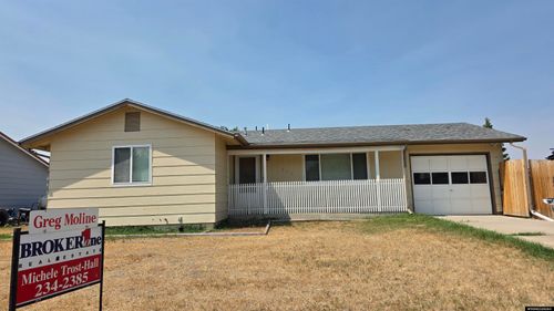 2806 Cherokee Ln, Casper, WY, 82604-3671 | Card Image