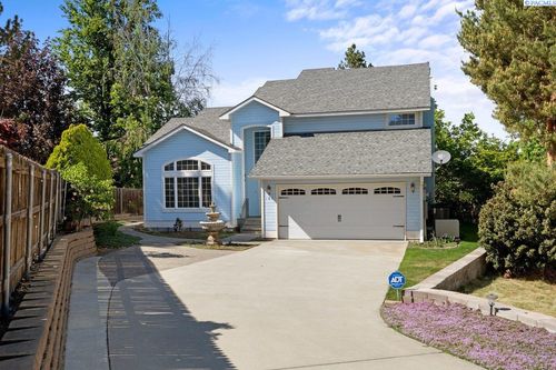 150 Englewood Dr, Richland, WA, 99352-9445 | Card Image