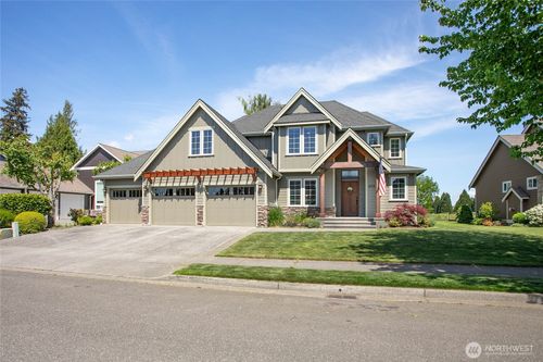 812 Sunrise Dr, Lynden, WA, 98264-9347 | Card Image