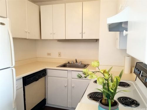 18c-1425 Liliha St, Honolulu, HI, 96817-3519 | Card Image