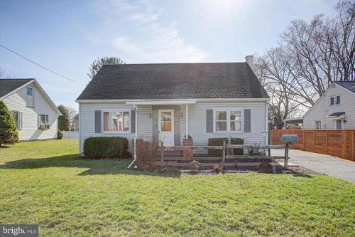 712 Stanley Ave, CHAMBERSBURG, PA, 17201-2836 | Card Image