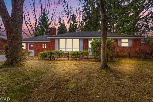 5000 Robert St, Shelby Township, MI, 48316-4138 | Card Image