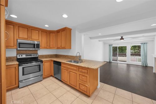 21372 Brookhurst St, Huntington Beach, CA, 92646-7341 | Card Image