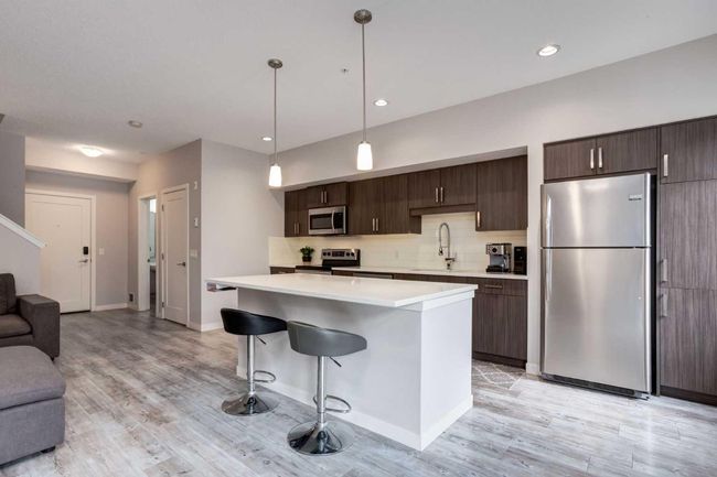 210 - 7 Westpark Common Sw, Condo with 2 bedrooms, 3 bathrooms and 1 parking in Calgary AB | Image 4