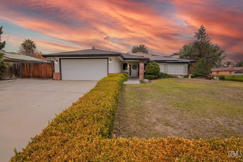 13400 Frenchglen Ave, Bakersfield, CA, 93314-3823 | Card Image