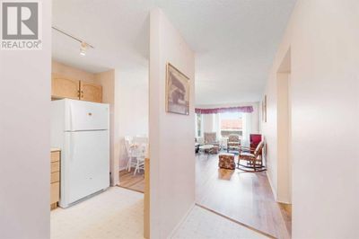 2206 Hawksbrow Pt Nw, Condo with 1 bedrooms, 1 bathrooms and 1 parking in Calgary AB | Image 2