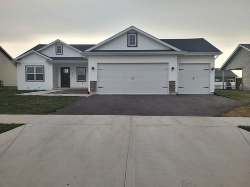 627 S Regulators St, ROCHELLE, IL, 61068-1168 | Card Image