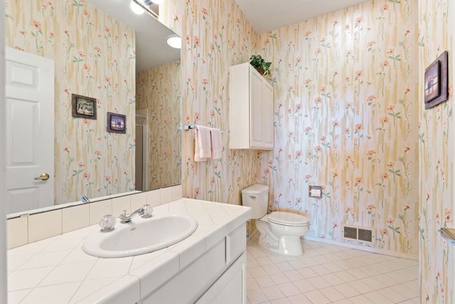 Ensuite 3/4 bath to West Bedroom | Image 36