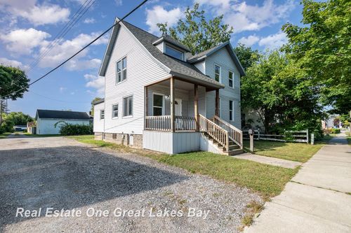 1006 Cass Ave, Bay City, MI, 48708-8603 | Card Image