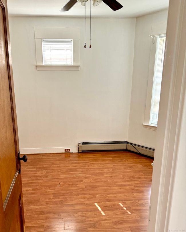 47 Beacon St, Home with 7 bedrooms, 3 bathrooms and 4 parking in Hamden CT | Image 18