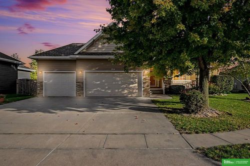 2514 Heritage Ln, Fremont, NE, 68025-3977 | Card Image