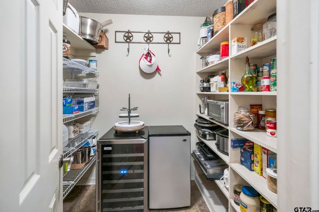 944 Clear Water Trl, House other with 3 bedrooms, 2 bathrooms and null parking in Holly Lake Ranch TX | Image 14
