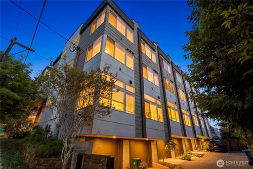 333 N 90th St, Seattle, WA, 98103-3689 | Card Image