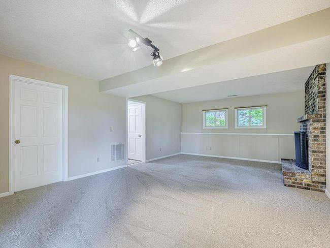 18 - Family Room.jpg | Image 9